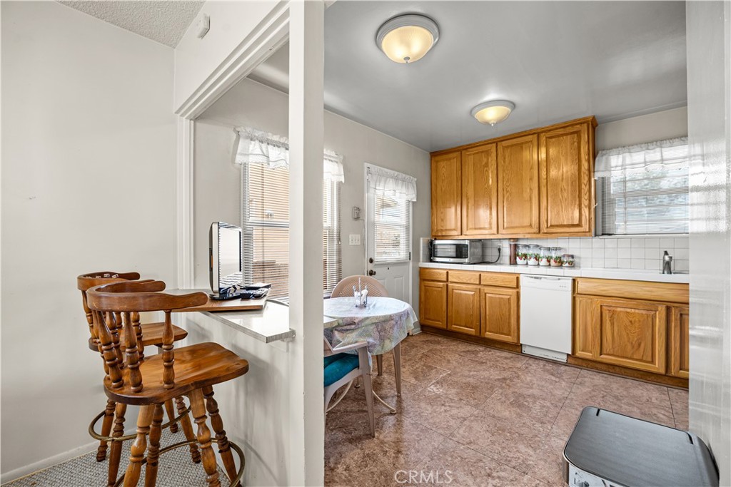 13316 S Wilton Property Photo 4