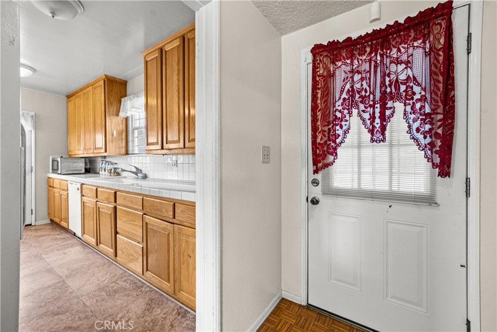 13316 S Wilton Property Photo 6