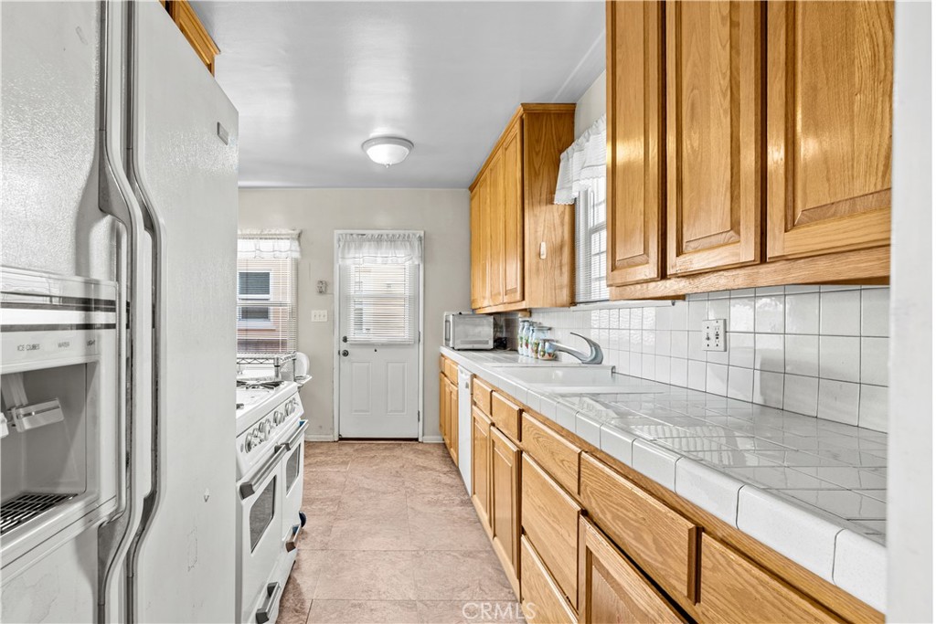 13316 S Wilton Property Photo 7
