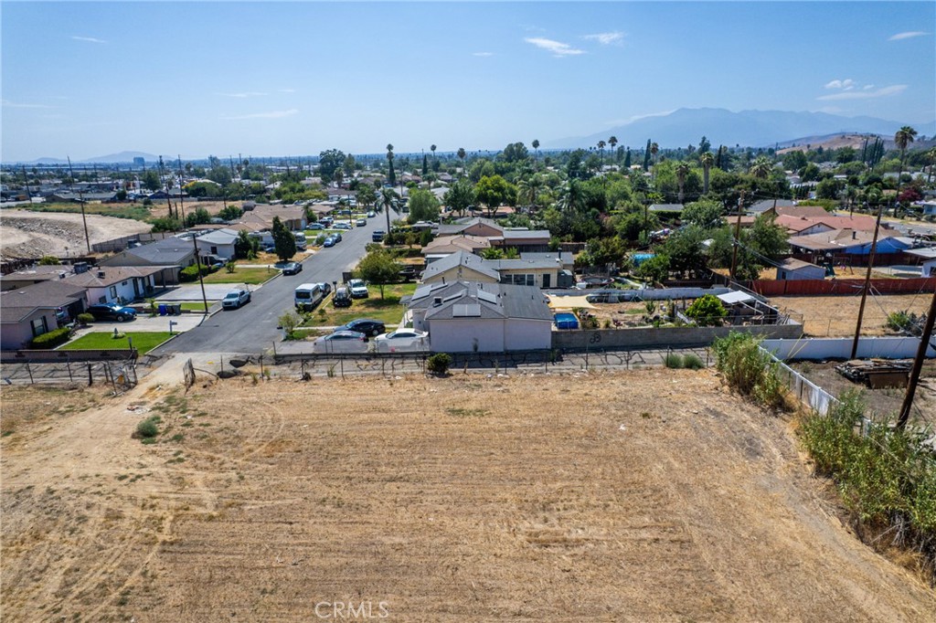 25604 Walker Property Photo 4
