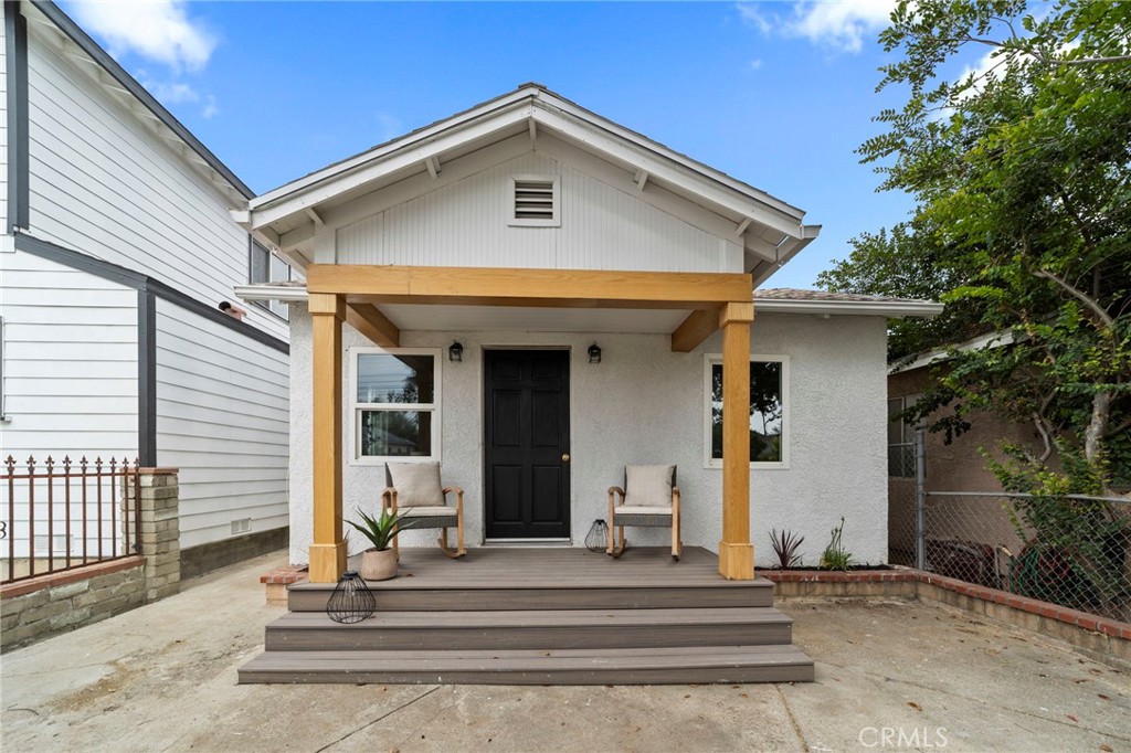308 N Pasadena Avenue Property Photo 1