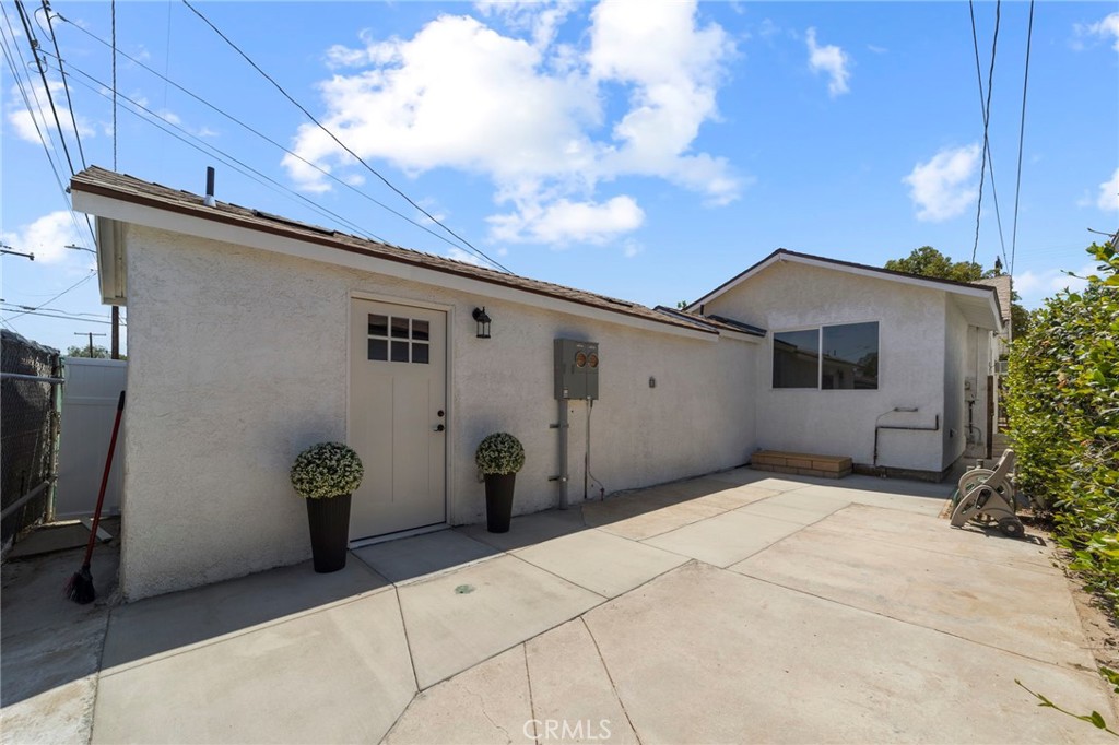 308 N Pasadena Avenue Property Photo 2