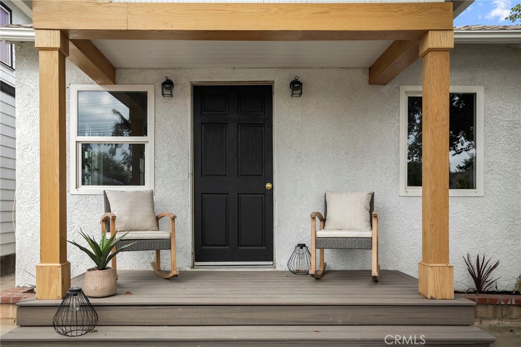 308 N Pasadena Avenue Property Photo 3