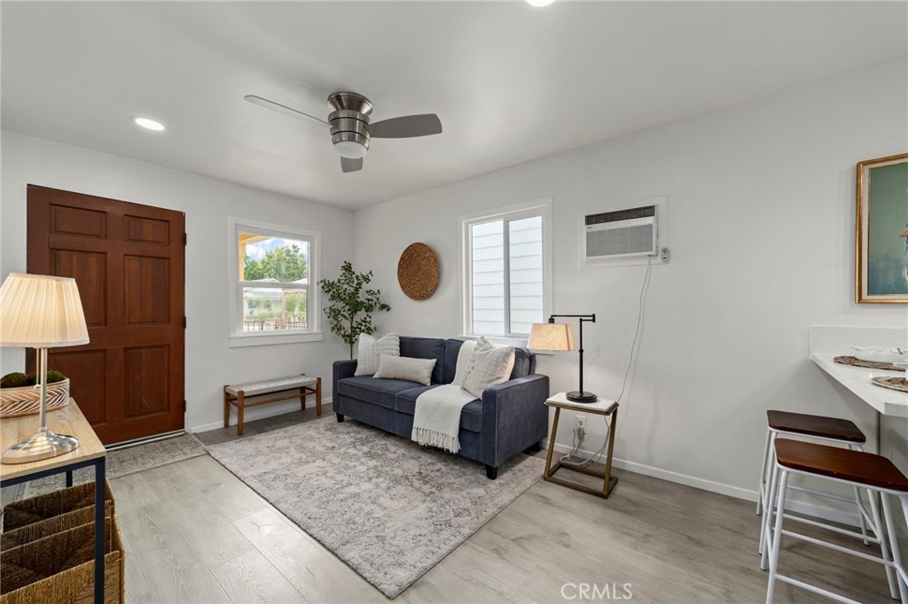 308 N Pasadena Avenue Property Photo 8