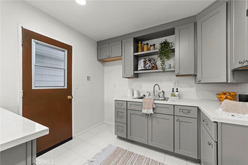 308 N Pasadena Avenue Property Photo 9