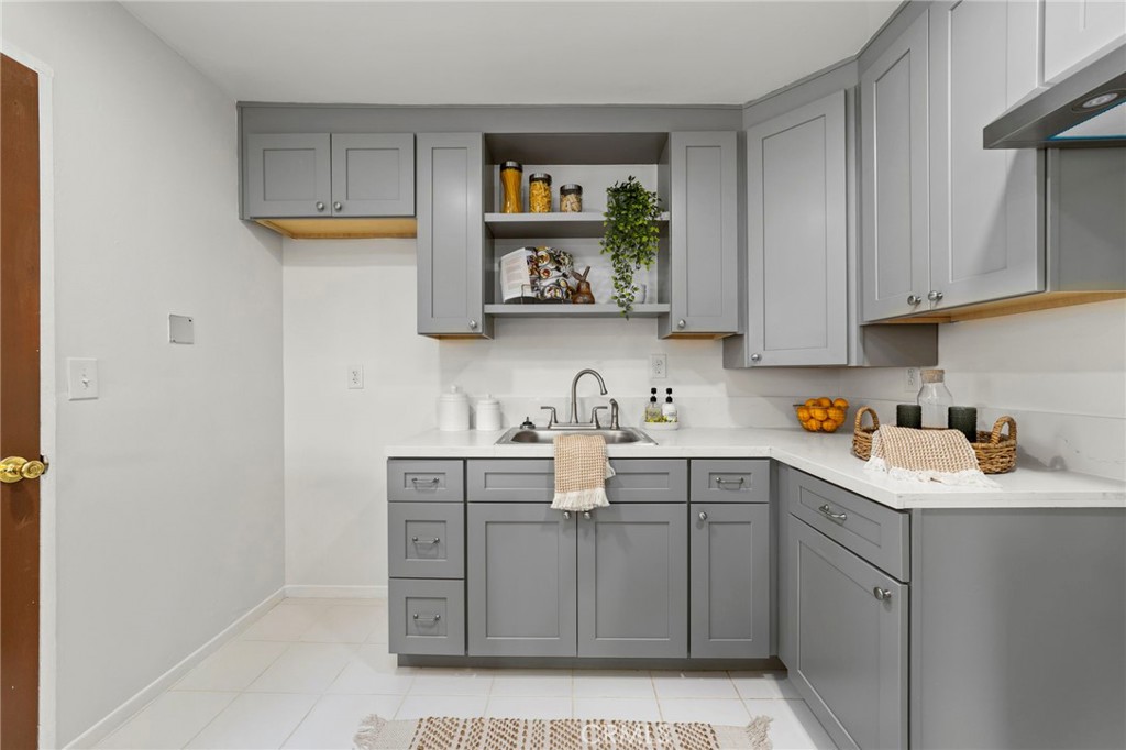 308 N Pasadena Avenue Property Photo 10