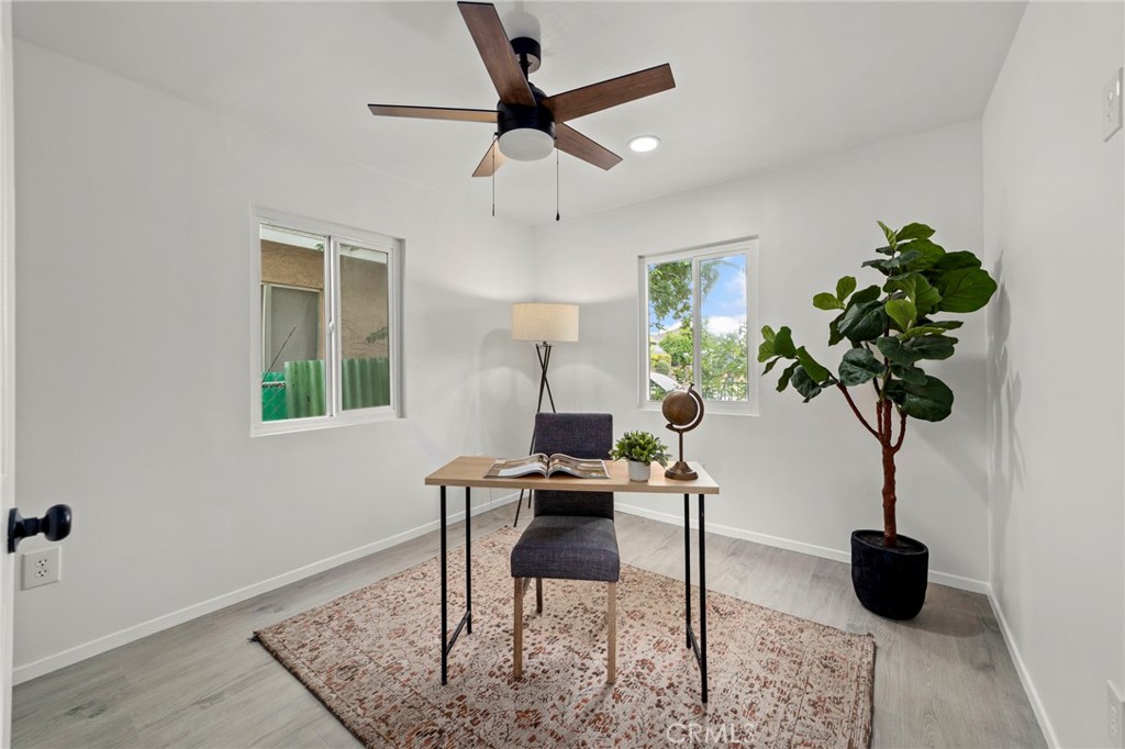 308 N Pasadena Avenue Property Photo 13
