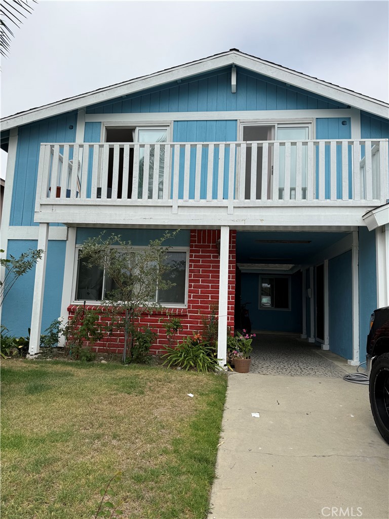1855 N 7th Place Property Photo 1