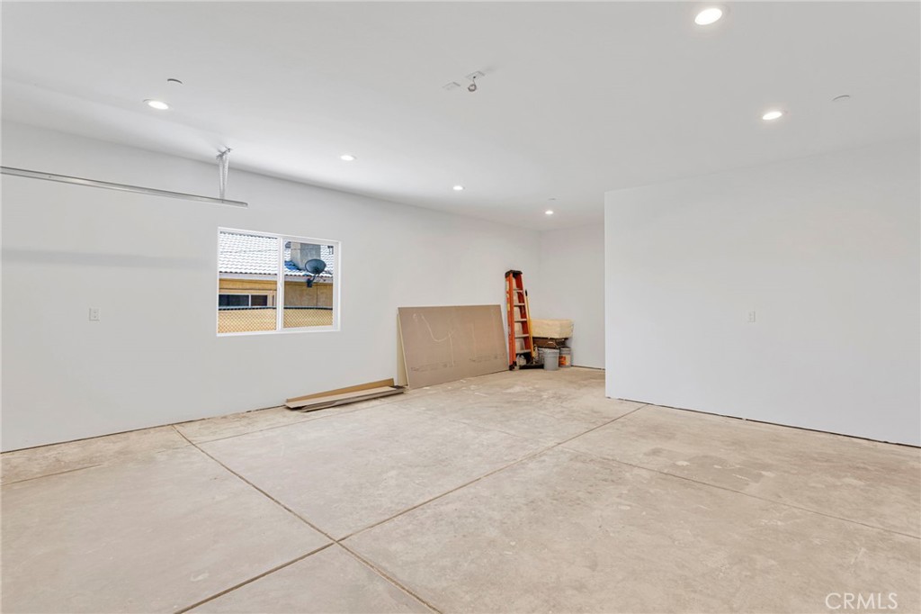 16443 Pine Street Property Photo 40