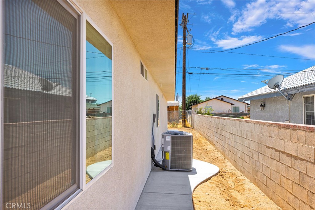 16443 Pine Street Property Photo 41