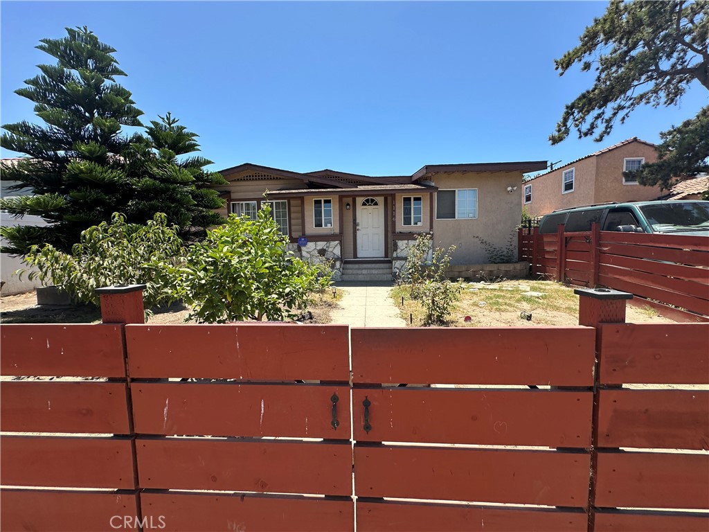 1116 W 78th Property Photo 1