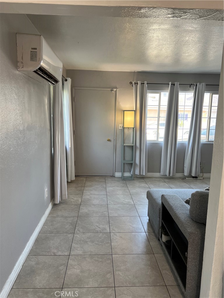 8928 Date Property Photo 5