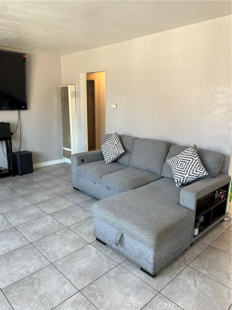 8928 Date Property Photo 7