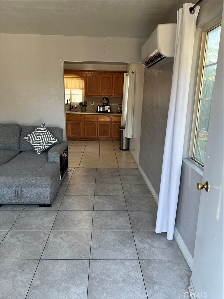 8928 Date Property Photo 10