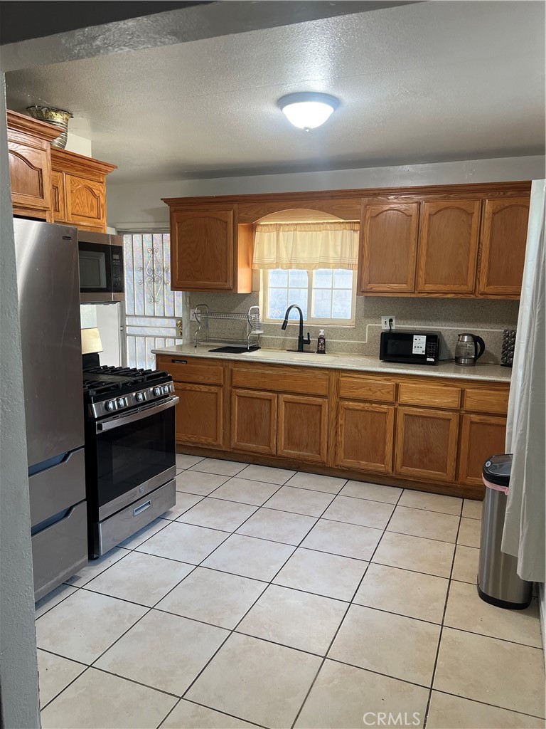 8928 Date Property Photo 21