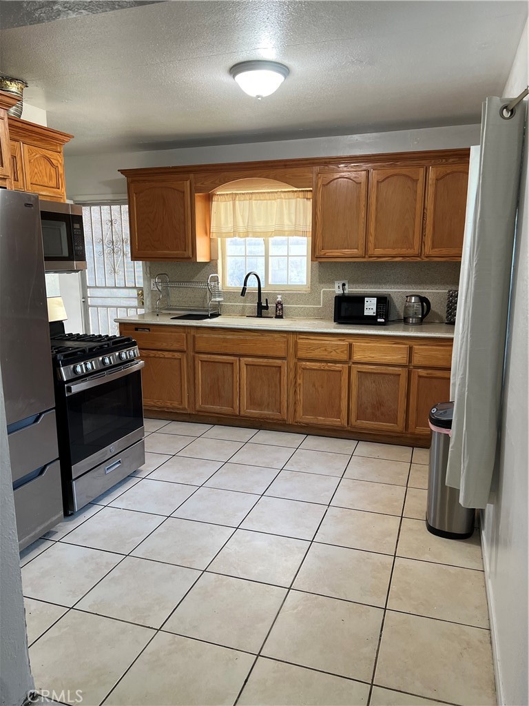 8928 Date Property Photo 23