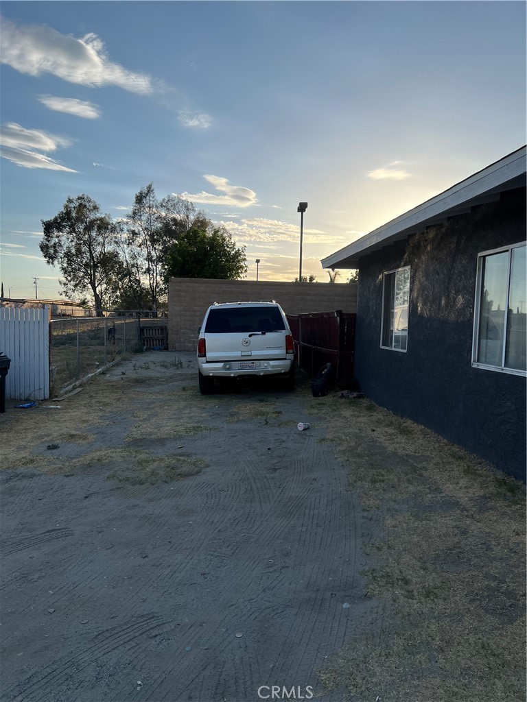8928 Date Property Photo 25