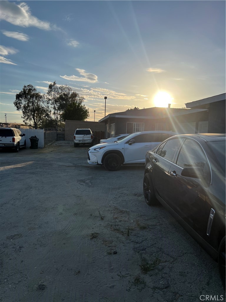 8928 Date Property Photo 28