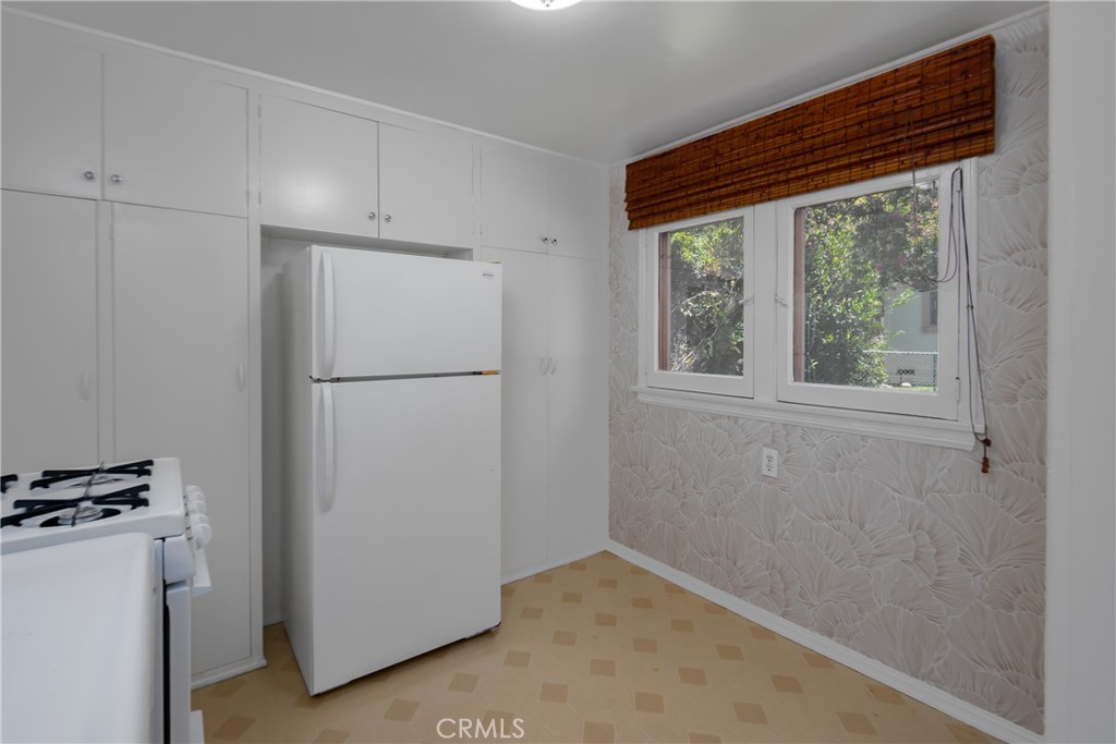 901 N Indian Hill Boulevard Property Photo 10