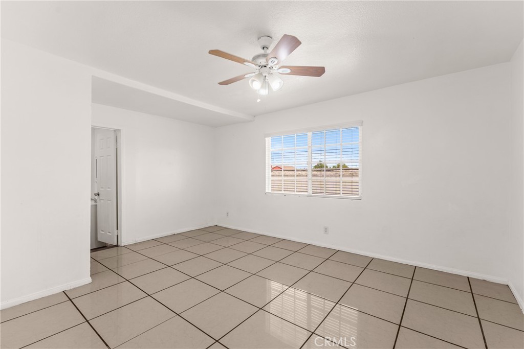 10674 Locust Property Photo 16