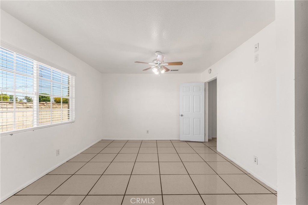 10674 Locust Property Photo 18