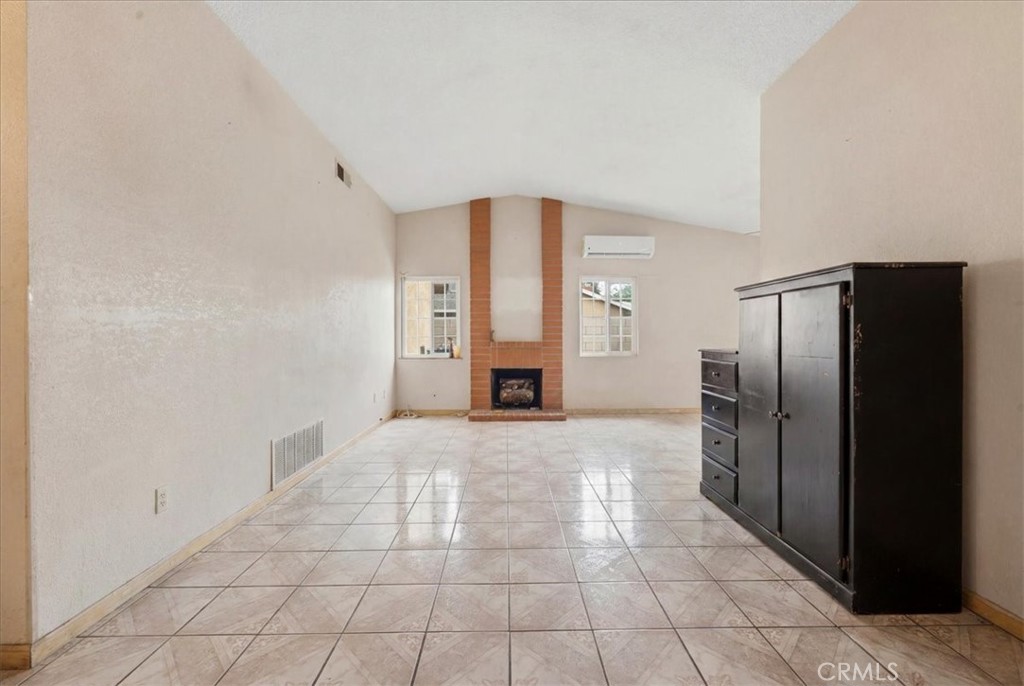 7570 Kempster Court Property Photo 6