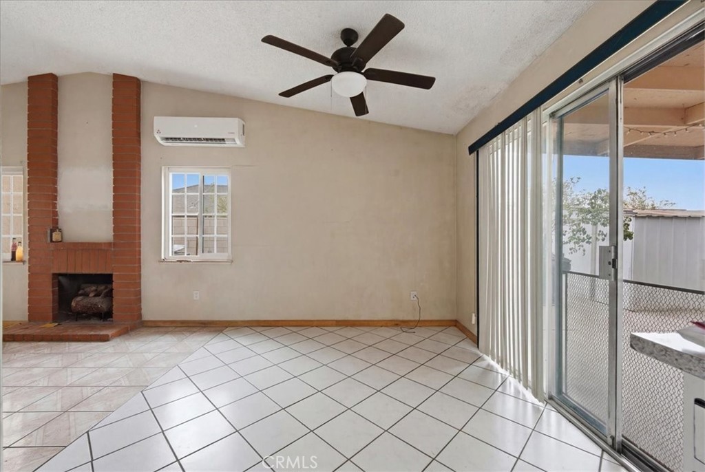 7570 Kempster Court Property Photo 9