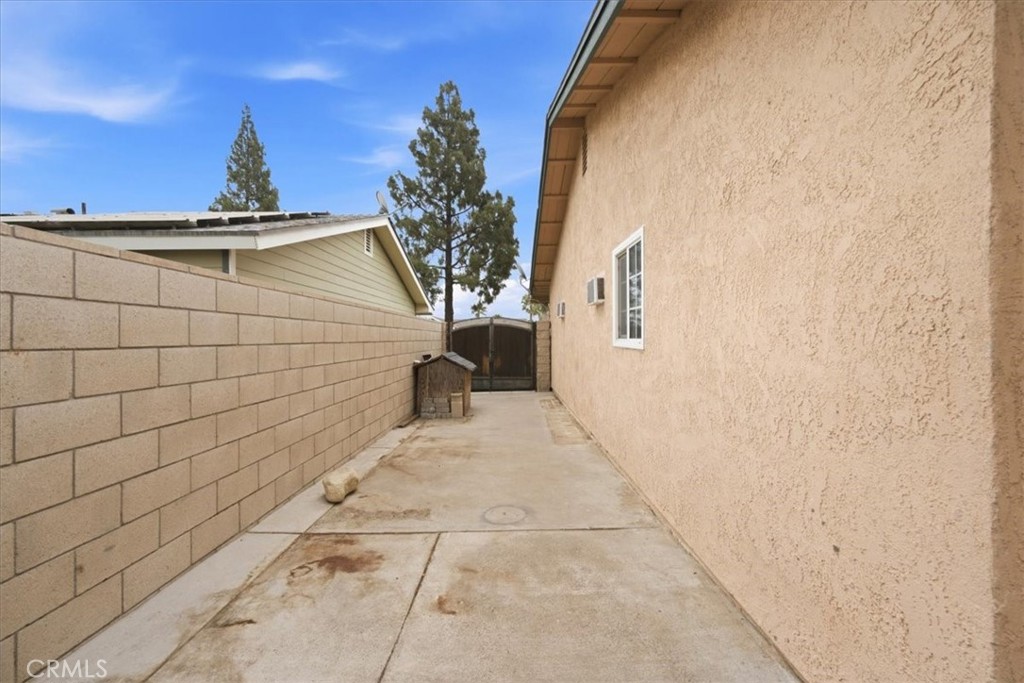 7570 Kempster Court Property Photo 32