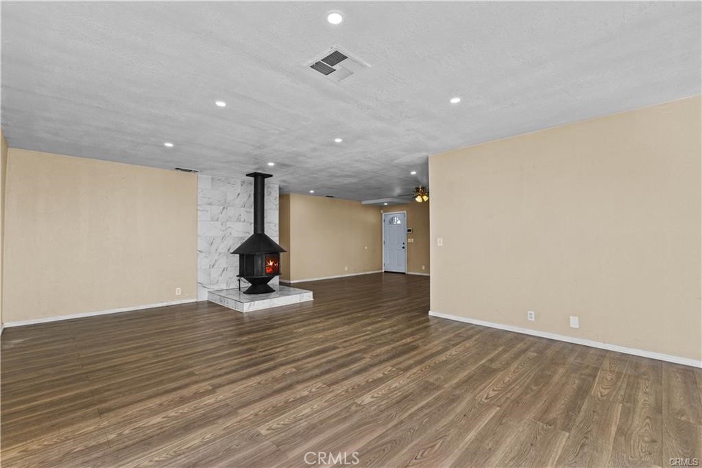 8405 Buckthorn Ave Property Photo 7