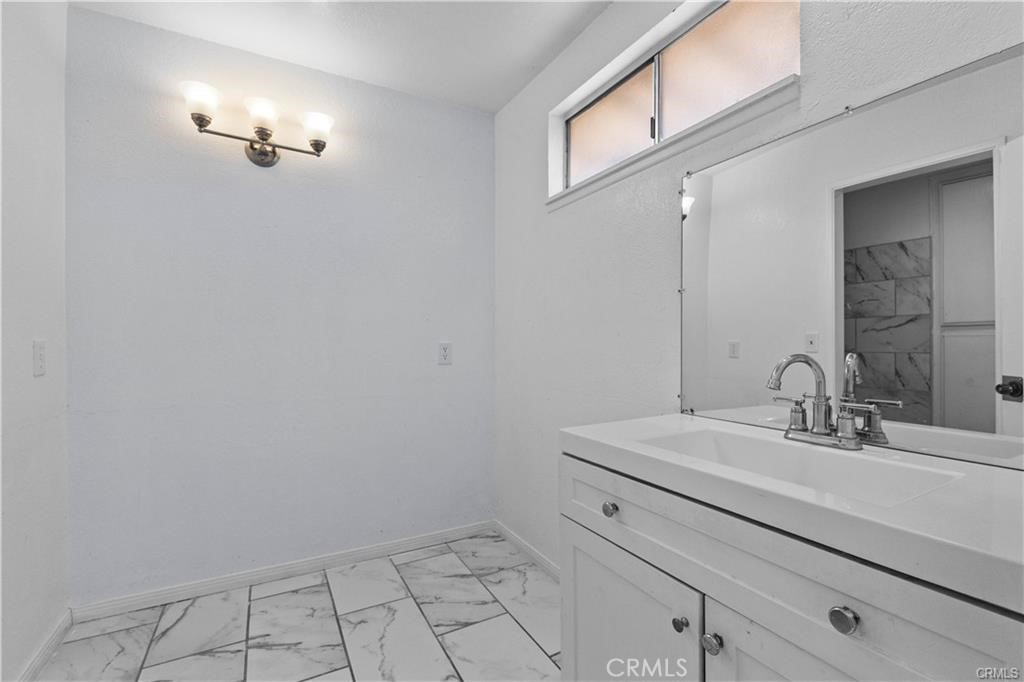 8405 Buckthorn Ave Property Photo 11