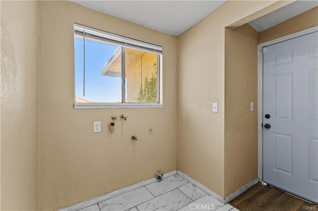 8405 Buckthorn Ave Property Photo 13