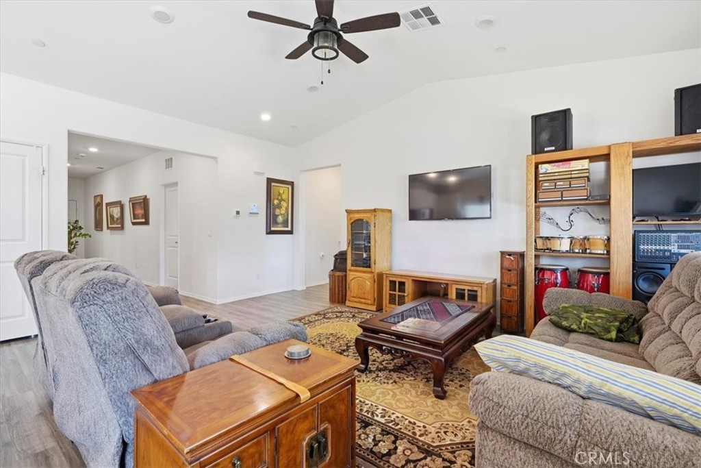 15563 San Francisco Property Photo 12