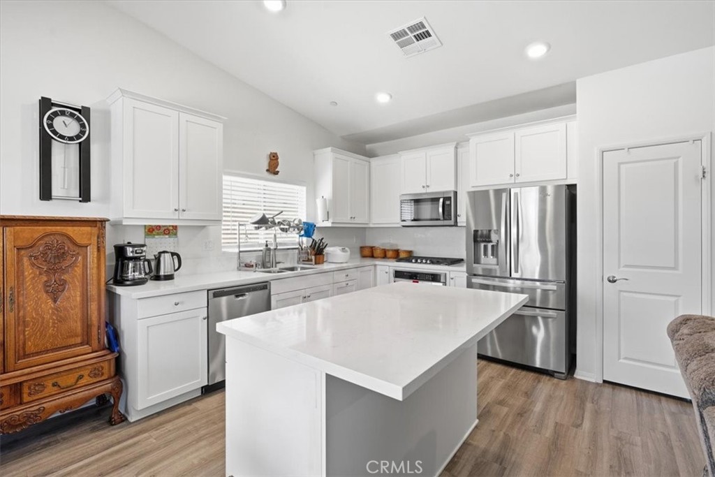 15563 San Francisco Property Photo 15