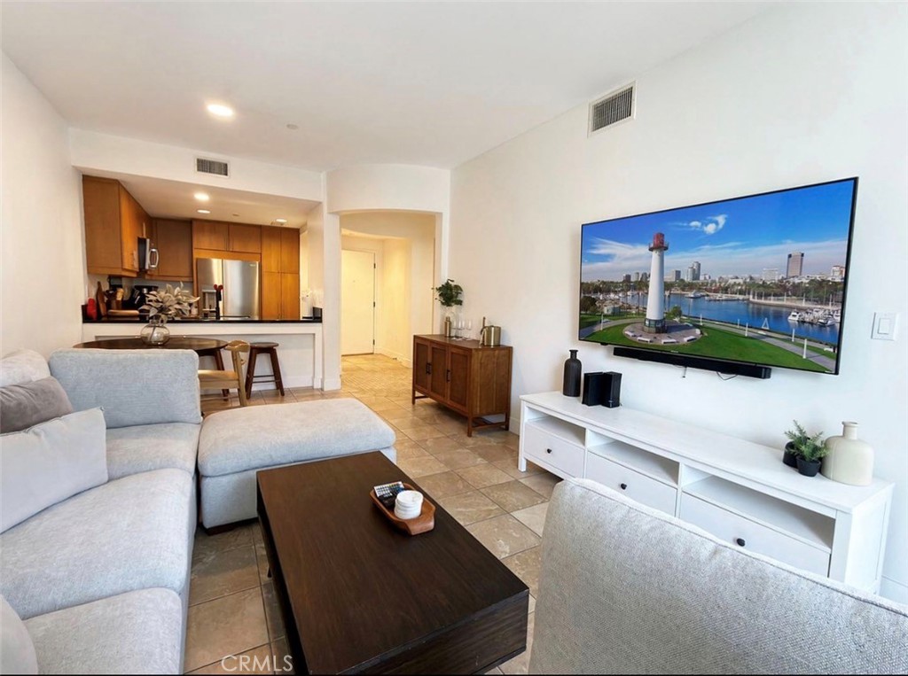 150 The Promenade N Property Photo 2