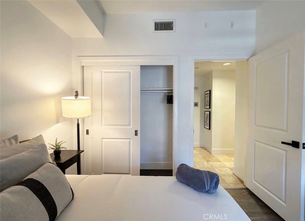 150 The Promenade N Property Photo 10