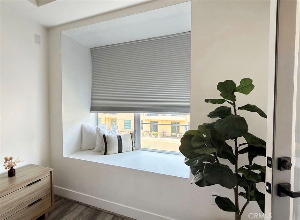 150 The Promenade N Property Photo 14