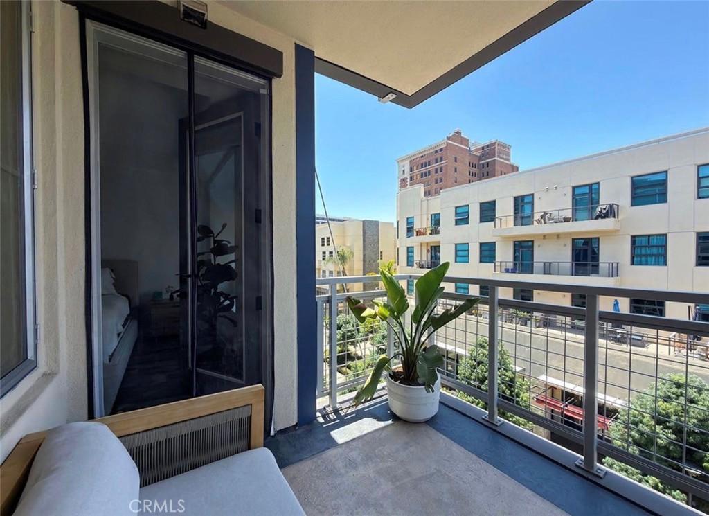150 The Promenade N Property Photo 17