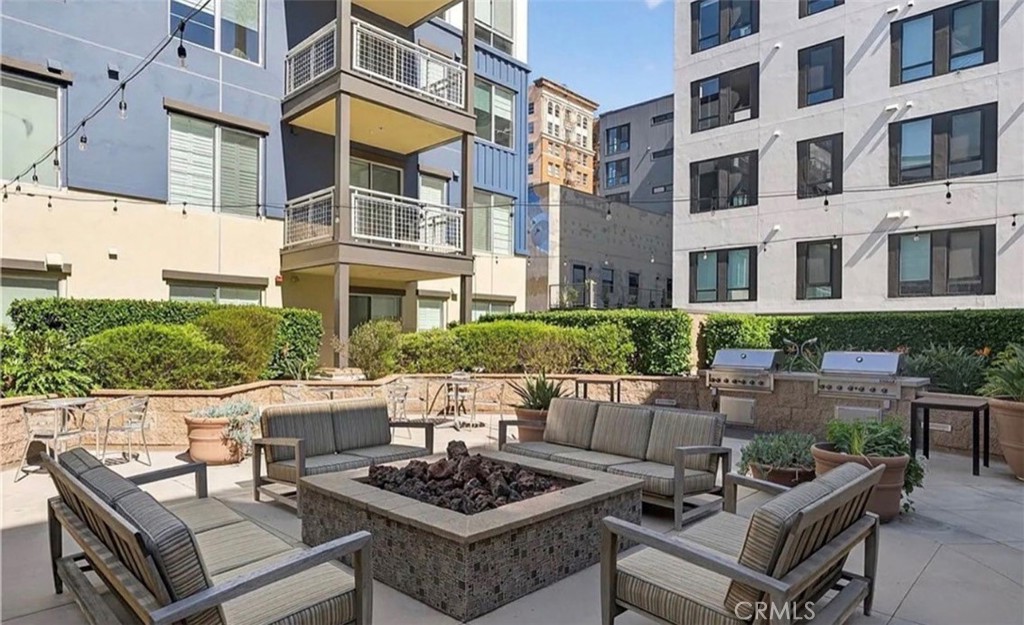 150 The Promenade N Property Photo 24