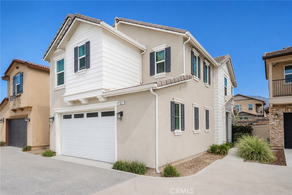 1617 Honeysuckle Place Property Photo 1