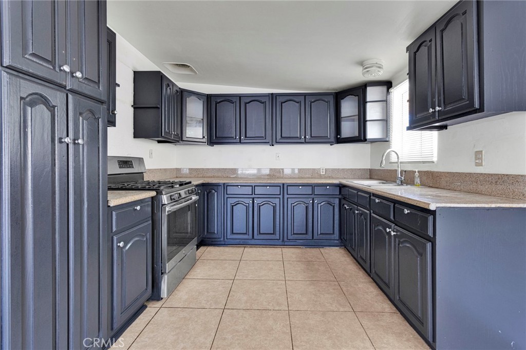 7704 Alston Avenue Property Photo 17