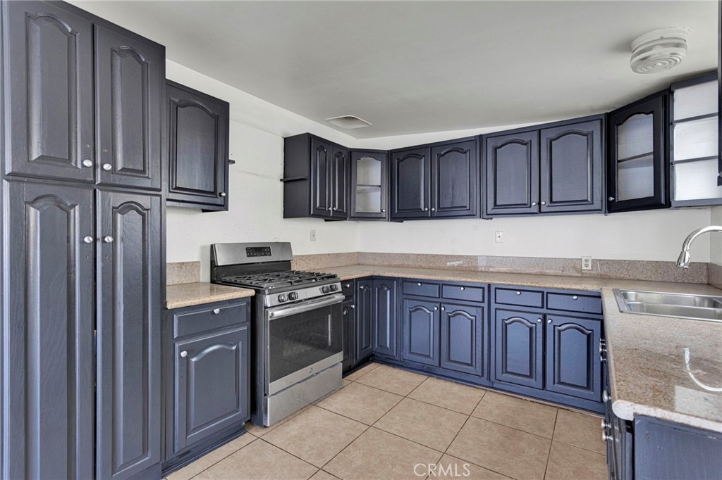 7704 Alston Avenue Property Photo 18