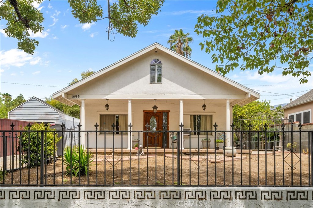 1493 Whitefield Property Photo 1