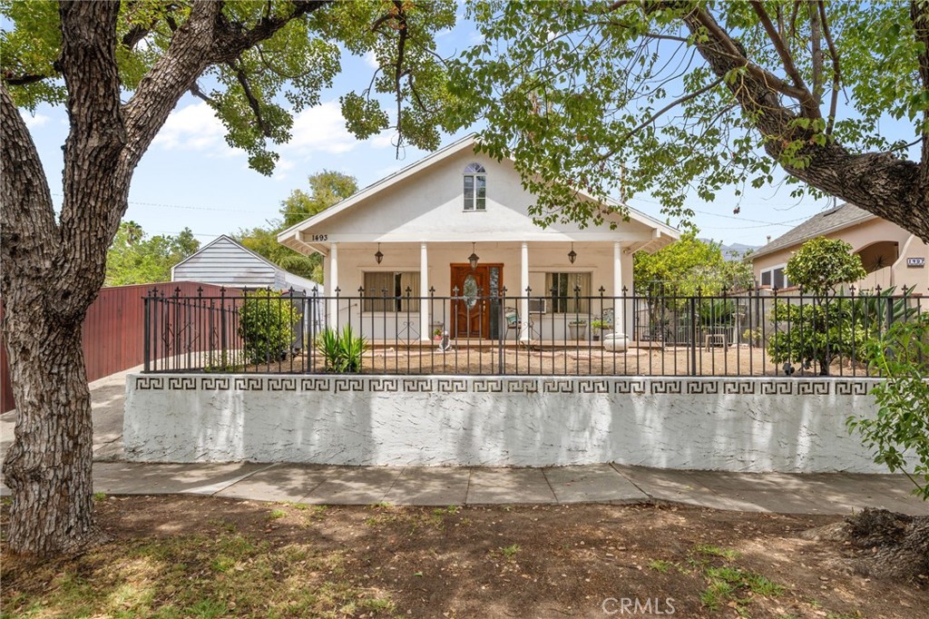 1493 Whitefield Property Photo 2