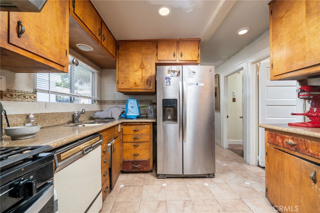 1493 Whitefield Property Photo 17