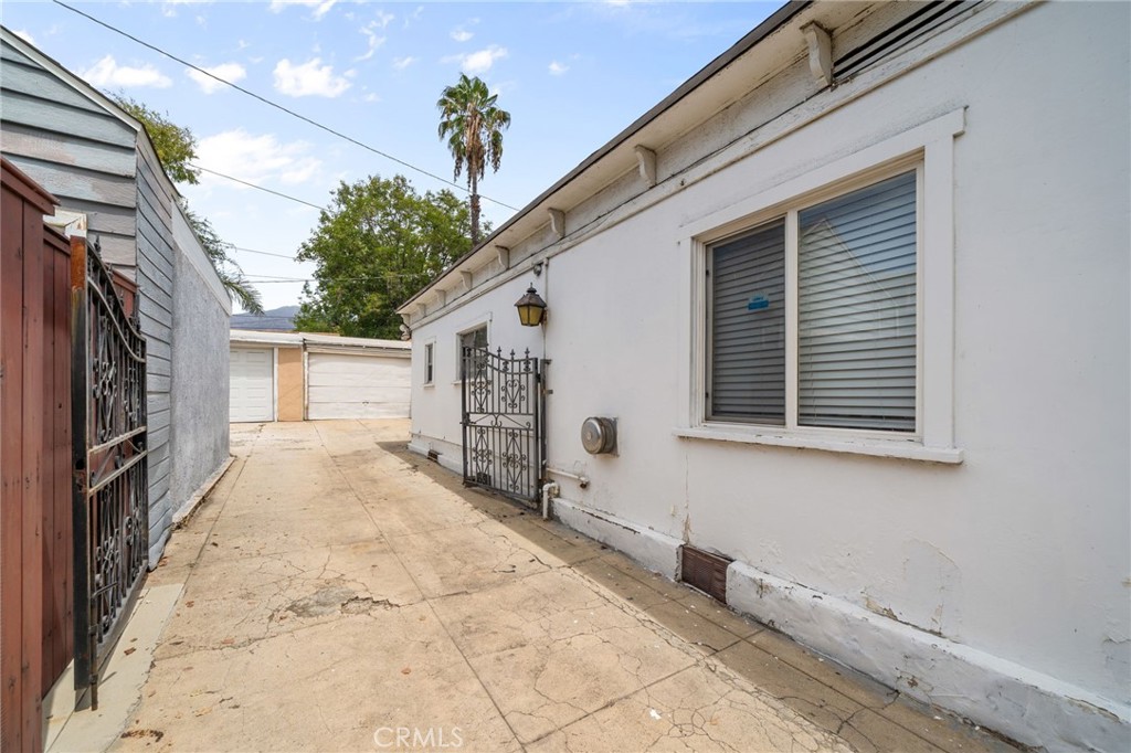 1493 Whitefield Property Photo 22