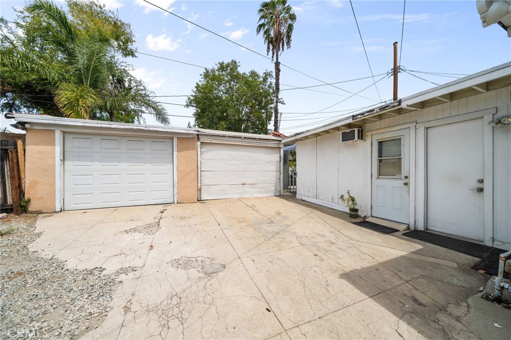 1493 Whitefield Property Photo 24