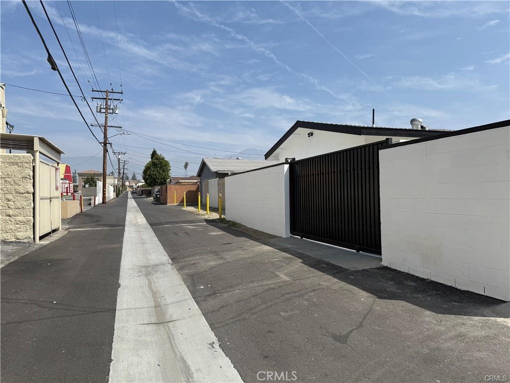 9452 Rose Avenue B Property Photo 8