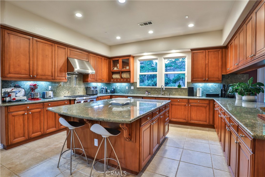 13052 Via Tesoro Drive Property Photo 10