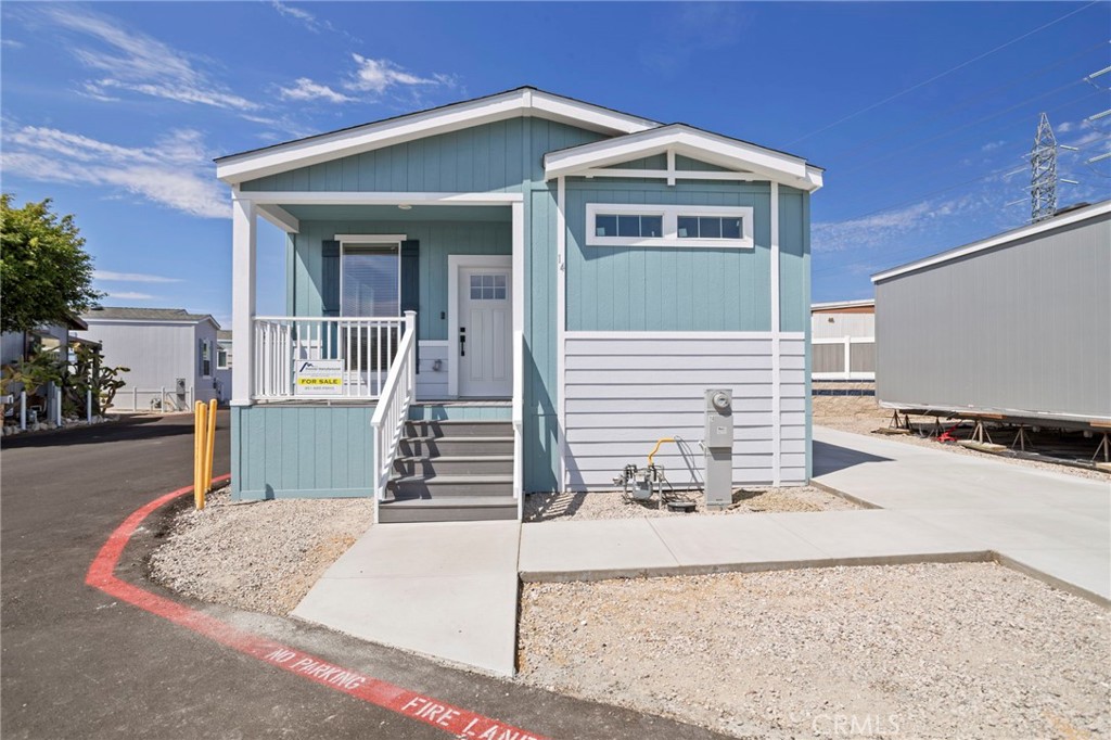 3030 Oceanside Boulevard 14 Property Photo 4
