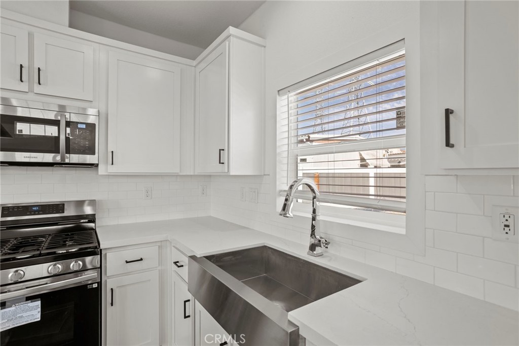 3030 Oceanside Boulevard 14 Property Photo 13
